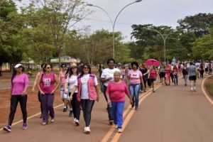 Saúde promove caminhada de conscientização sobre cânceres ginecológicos no Parque da Cidade