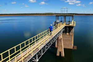 Barragem de Santa Maria volta a transbordar após quatro anos e reforça segurança hídrica no DF