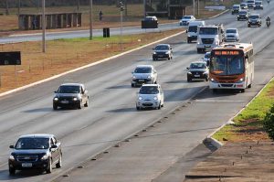 Faixas de ônibus estão provisoriamente liberadas para veículos leves