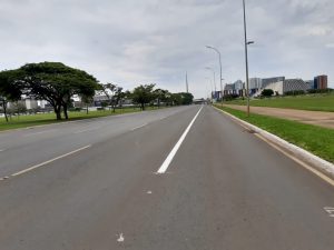 GDF inicia recuperação de 7 mil m² de asfalto no Eixo Monumental