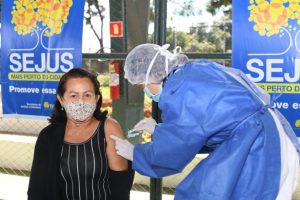 Sejus vacina idosos de 66 anos nesta sexta e de 64 anos a partir de segunda