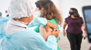 DF inicia hoje vacinação contra gripe para idosos de 60 anos ou mais e professores das redes pública e privada