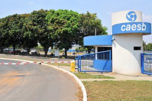 Caesb seleciona estagiários para três níveis de ensino