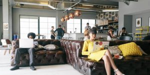 Co-living: Pandemia no Brasil pode retardar tendência de novo conceito de moradia presente nos EUA e Europa