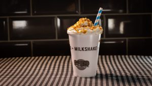 Em clima de festa junina 389 Burger lança Milkshake de Paçoca