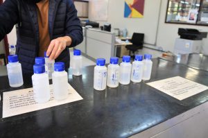Laboratório da Caesb garante 100% de qualidade da água