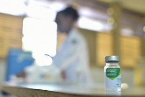 Vacina contra gripe segue disponível para a população
