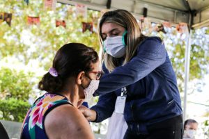 Mil pessoas por trás do mutirão da vacinação