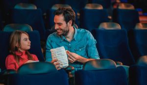 Dia dos Pais: shopping vai homenagear 200 papais em tela de cinema