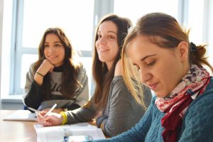 Dia do estagiário (18/08) : 6 dicas para você se destacar no estágio e ter chance de efetivação