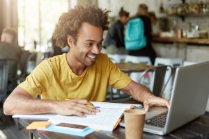 Conteúdo gratuito para concursos públicos – como eles ajudam na preparação