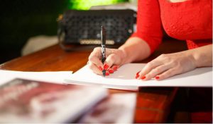 Escritoras recebem convidados em noite de autógrafo no Southside