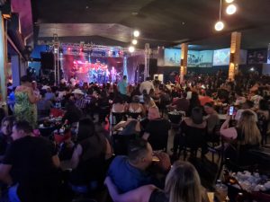 Bares e restaurantes desrespeitam regras sanitárias contra a covid-19