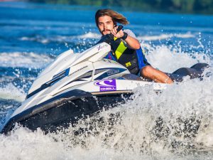 Em Abadiânia, o Dia dos Pais tem passeio de Jet Ski pelo Lago Corumbá IV