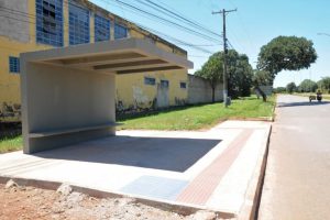Que tal adotar um abrigo de ônibus?