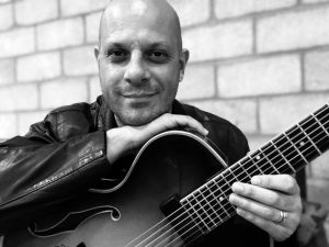 Tico de Moraes se apresenta no projeto Quinta do Jazz
