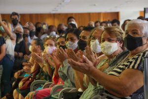 Reforço na geração de renda e formalização do artesanato de Brasília