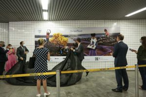 Projeto Europereadr nas estações do Metrô-DF destaca incentivo à leitura
