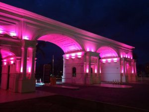 Com campanha de conscientização e pórtico iluminado, Pontão engaja-se no “Outubro Rosa”