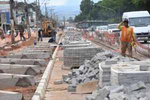 Obras aceleram na avenida Hélio Prates