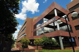 Edital considera “inconveniente” short ou minissaia em concurso de GO