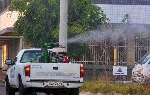 Em dias de chuva e sol, vigilância redobrada para evitar proliferação do mosquito da dengue