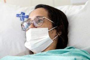 Hospital de Base faz reconstrução inovadora em paciente com câncer