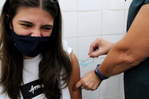 Procura cresce e vacina contra gripe está disponível em todo DF