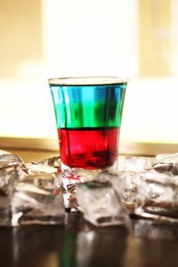 Santo Bar dá shot grátis para vacinados contra Covid
