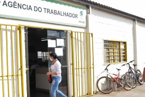 Agências do trabalhador procuram empregadas domésticas