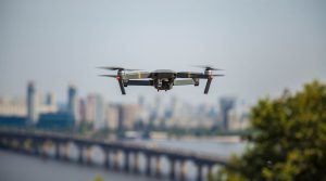 Com liberação da ANAC, drones passam a entregar encomendas e revolucionam logística
