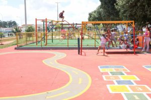 Área de descarte de lixo no Recanto das Emas agora é uma praça