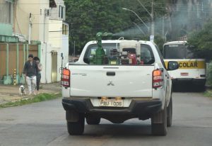 Abra as portas e as janelas para o fumacê entrar