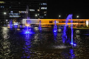 Fonte da Praça do Buriti volta a funcionar após reforma