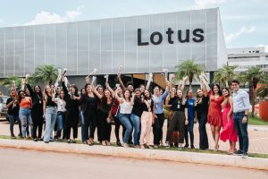 Mulheres da construção civil são homenageadas em almoço da Lotus