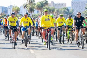 Passeio ciclístico reúne mais de 10 mil pessoas no Eixo Monumental
