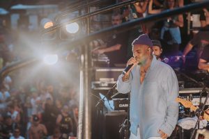 Jezrrel, do Sambô, se apresenta no projeto Marvyn Convida