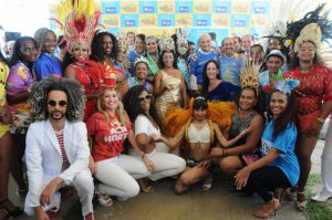 Escolas de samba recebem certificado de gestão profissional do Carnaval