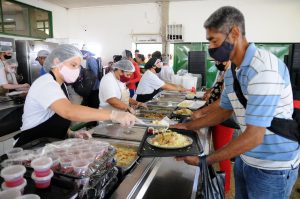 Restaurantes comunitários garantem comida para quem precisa