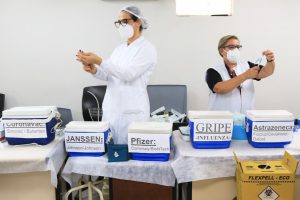 Ponto facultativo é marcado por grande procura pela segunda dose de reforço