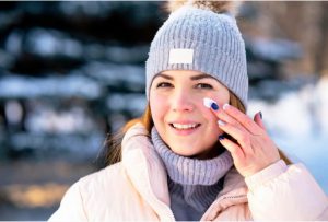 Como cuidar da pele no inverno? Dermatologista dá dicas para adotar na estação