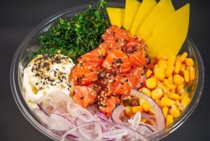 Com mais de 50 ingredientes, Aloha Ni Hao oferece variadas combinações de Pokes