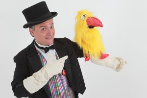 Hora da Alegria com teatro e magia