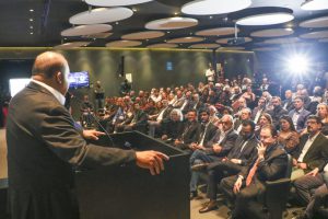 Governador e empresários debatem propostas econômicas em café da manhã