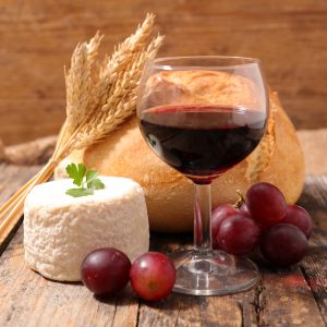 365 Collab & Coffee promove feira de pães e vinhos com entrada gratuita