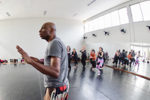 Performance Eaquió encerra VIII Mostra de Intérpretes Criadores AlayaDança
