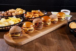 Geléia Burger lança rodízio de mini-hambúrgueres