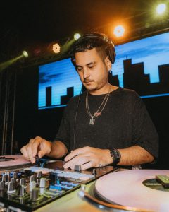 Fora do Eixo recebe programação musical com funk, pagode, samba e sertanejo