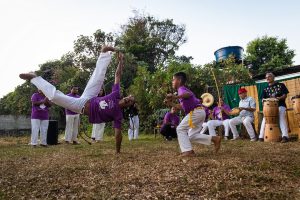 Ginga Mirim: conheça projeto de capoeira que difunde a cultura afro nas escolas do DF