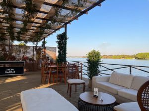 Villa Gourmet lança rodízio de vinho com consumo liberado